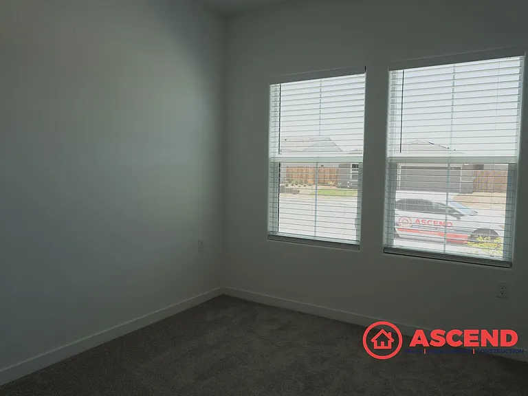 8206 Wandesford Dr — Photo 11