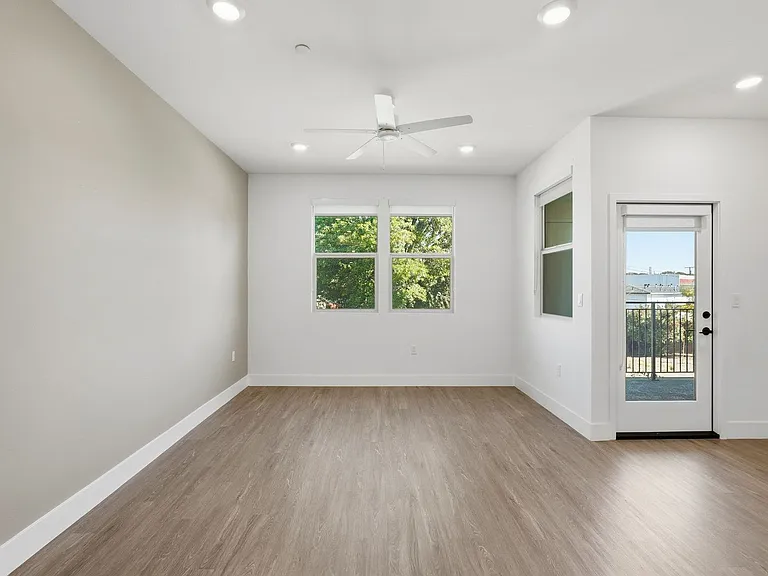 Cierra Apartments — Photo 8