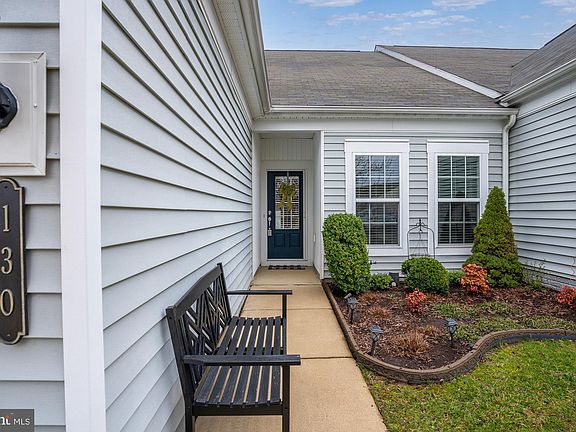 3rd image of 130 Hyannis Pl