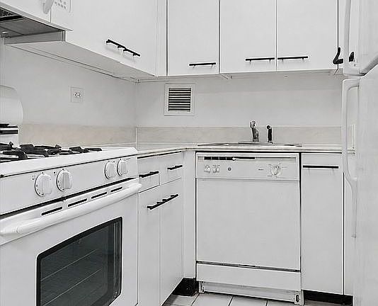 4th image of 330 E 38th St APT 15H