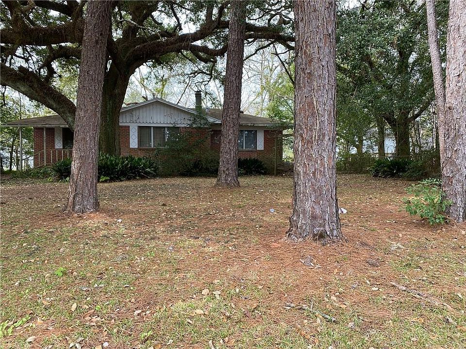 2nd image of 1805 Colonial Oaks Dr