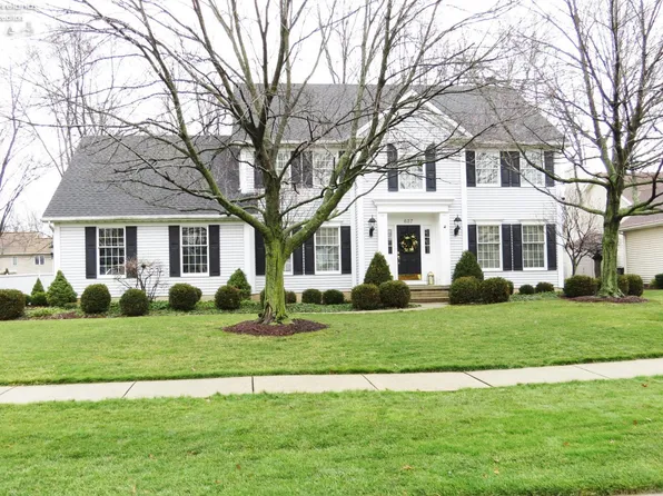637 Cherry Valley Dr, Amherst, OH 44001