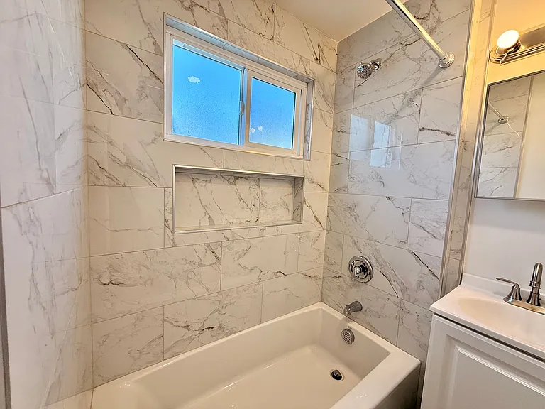 5840-5860 Albemarle St — Photo 18