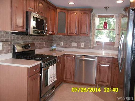 2nd image of 72 Woodridge Ave