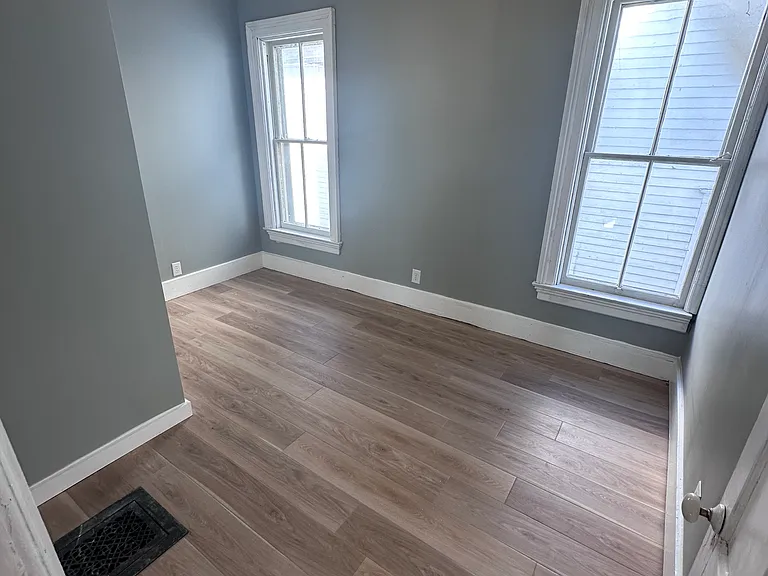 102 W Clinton St #2 — Photo 8