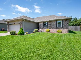 5307 S Winsor Dr, Battlefield, MO 65619