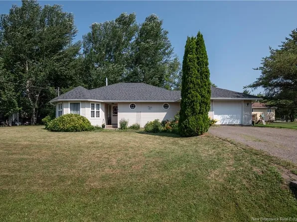 6 Twilight Ave, Salisbury, NB E4J 2S6