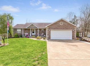 1107 Riverwoods Dr, Desloge, MO 63628