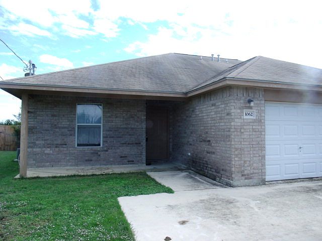 1st image of 1062 Misty Acres Dr