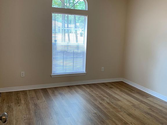 5th image of 5964 Savannah Dr