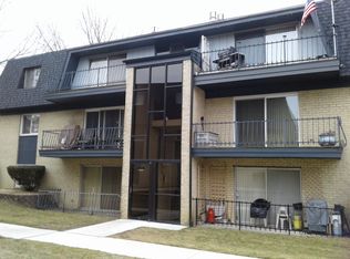11120 S 84th Ave APT 3A, Palos Hills, IL 60465