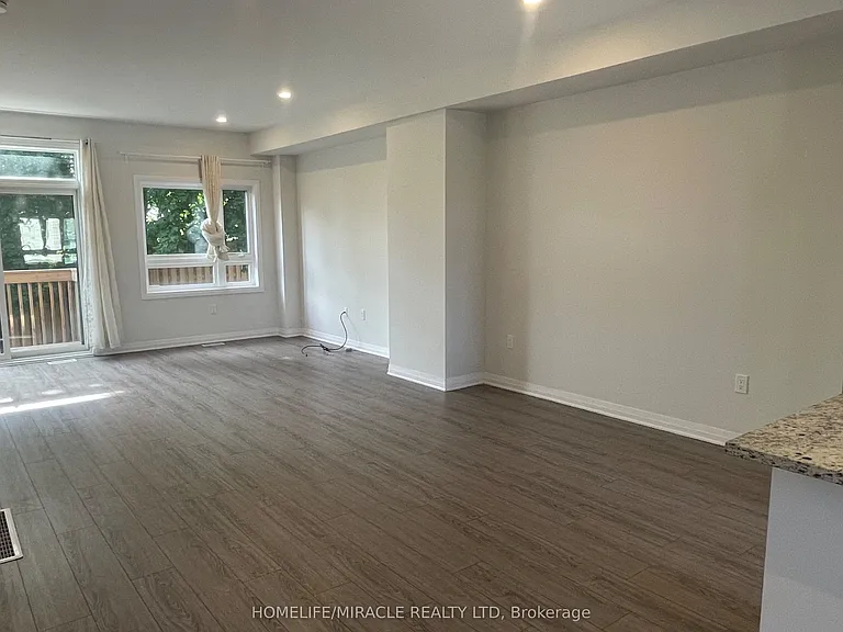 51 Sparrow Ave #20 — Photo 11