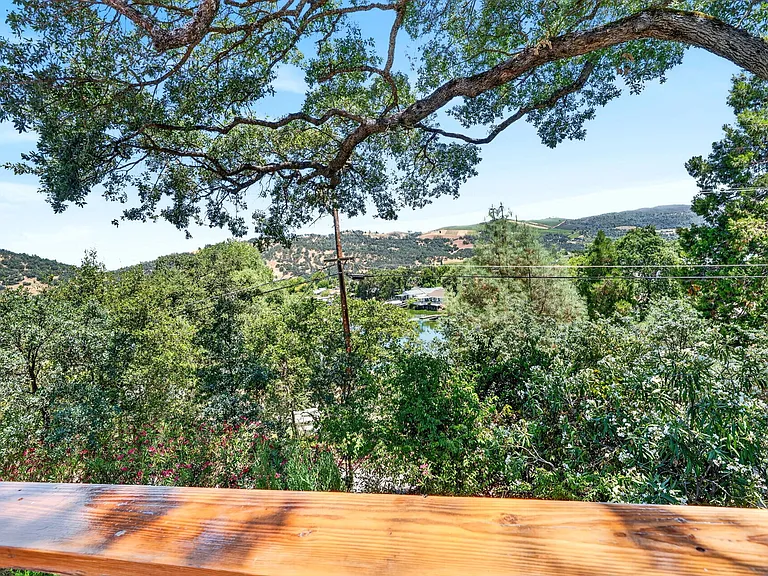 Oak Knoll Ave — Photo 24