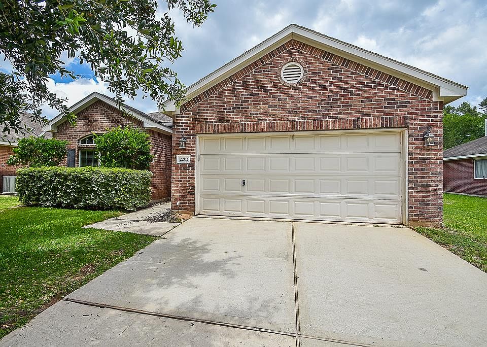 1st image of 2202 Highland Hills Dr