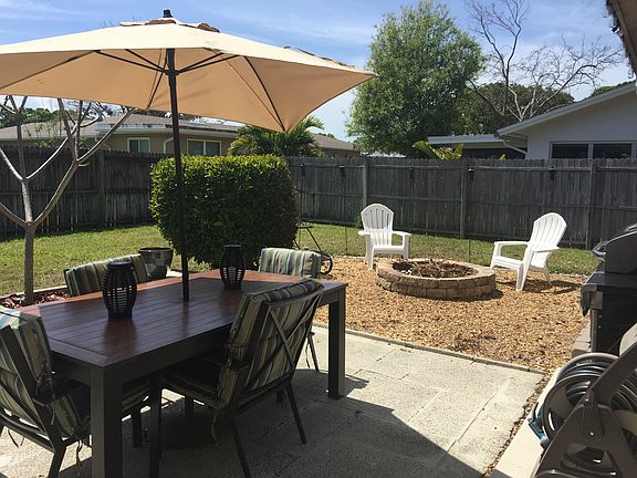 5th image of 2557 Redwood Cir