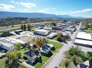 523 Ohio Ave, Etowah, TN 37331