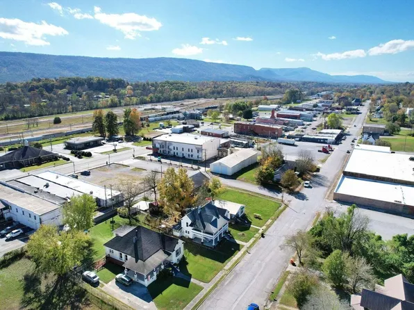 523 Ohio Ave, Etowah, TN 37331