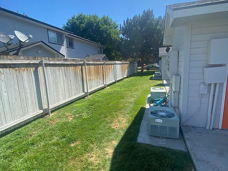 1207 S Ivy St — Photo 19