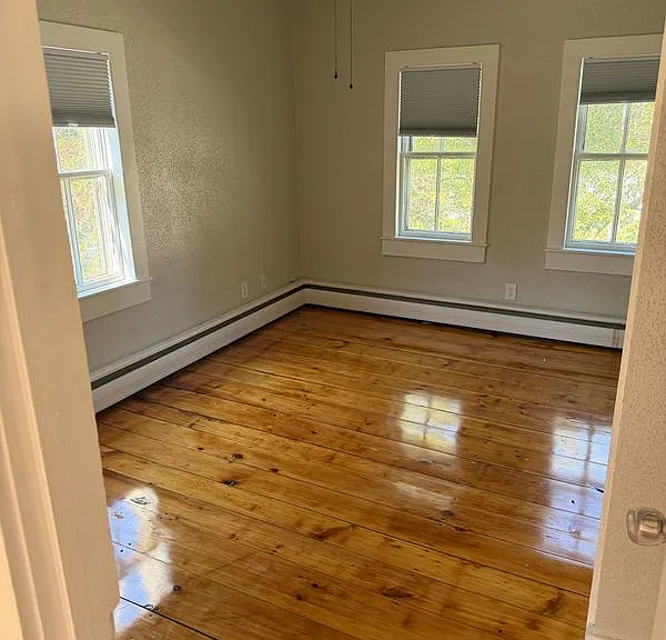 323 Main St #B — Photo 3