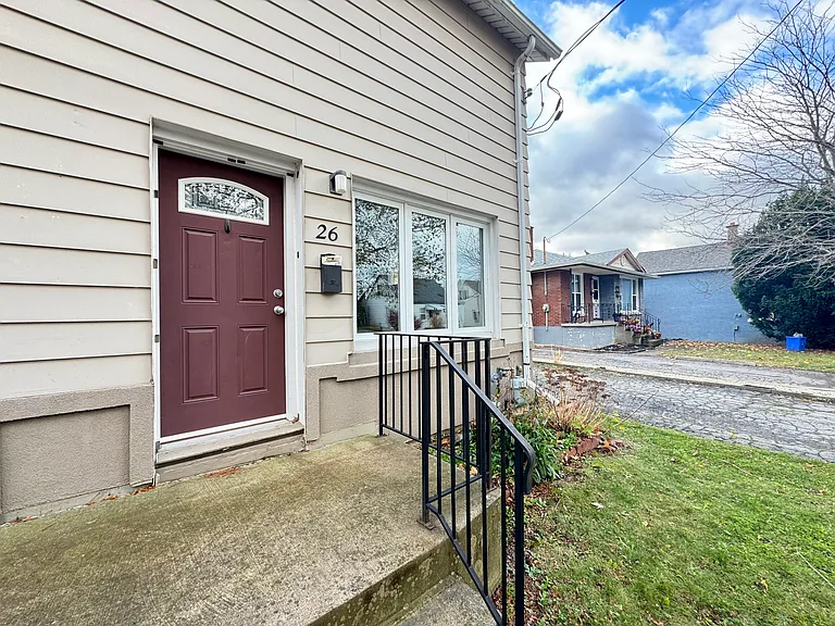 26 Eastchester Ave #1 — Photo 2
