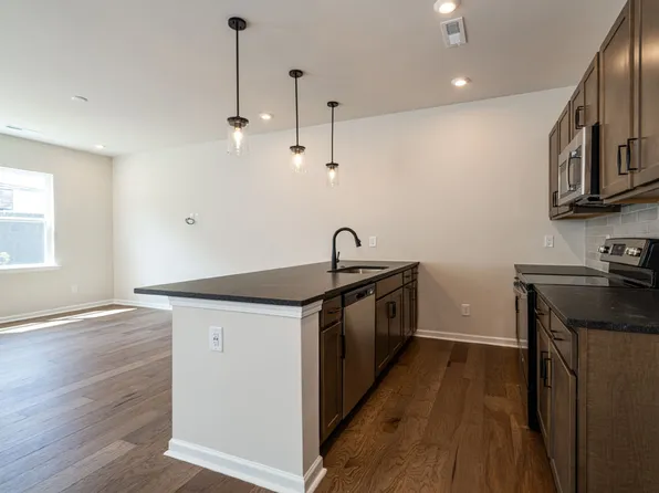 3205 Hutton Gardens Ln, Charlotte, NC 28269