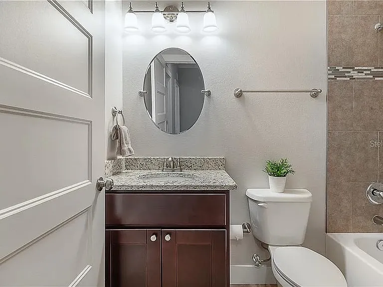 308 W Woodlawn Ave — Photo 32