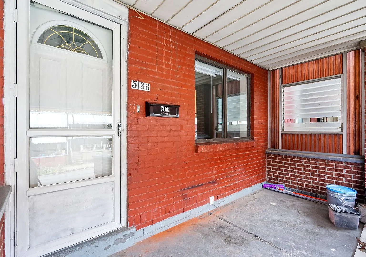 Newly Renovated 2 Bed, 1 Bath Rowhome in Hazelwood - Central AC & Heat - Available Immediately! — Photo 2