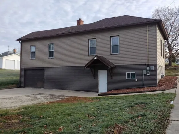 126 Linden St, West Union, IA 52175