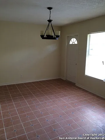 2139 Babs Dr — Photo 5