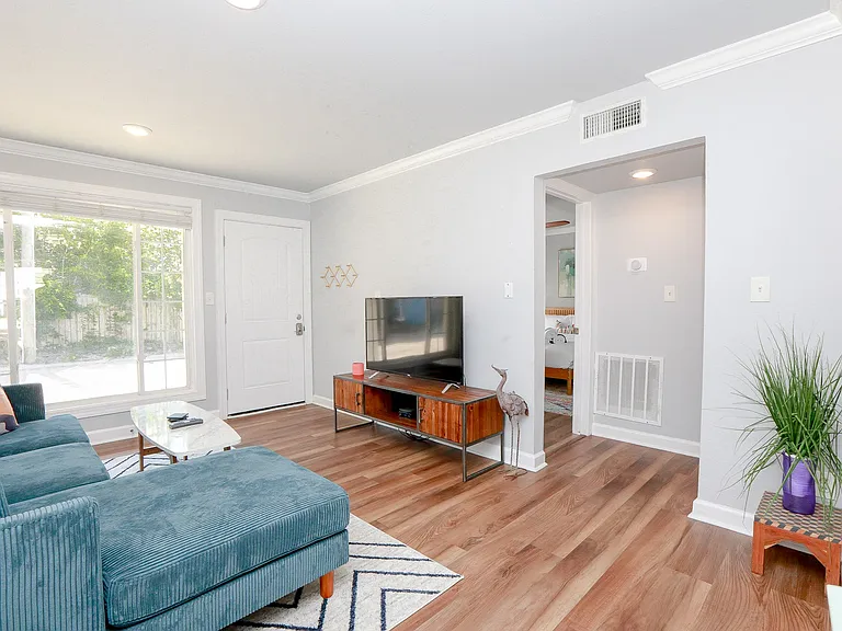 810 W Ocean View Ave #2 — Photo 5