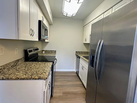 3rd image of 1208 Cypress Ave #B