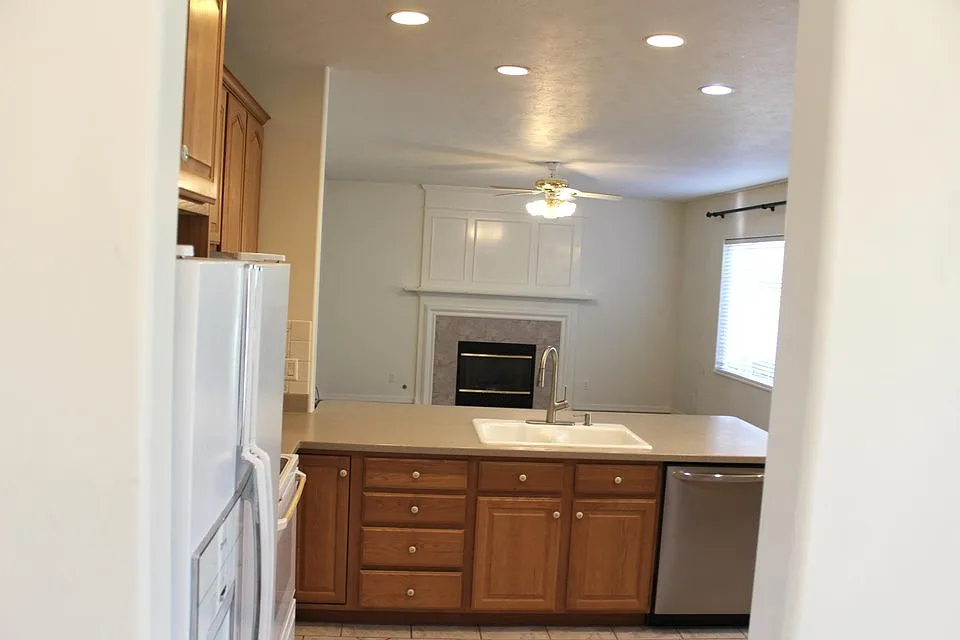 Draper Home with Separate 700sqft MIL apt — Photo 4
