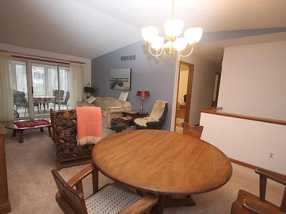 3rd image of 4333 Valley Side Dr NE #38