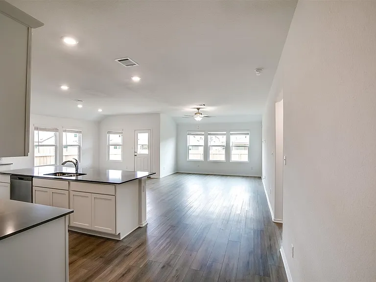 1740 Catahoula Dr — Photo 6