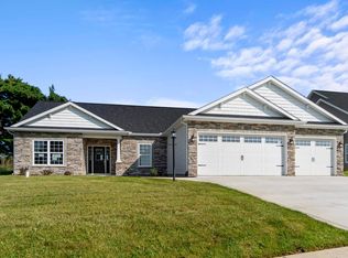 2098 Raccoon Run Blvd, Winona Lake, IN 46590