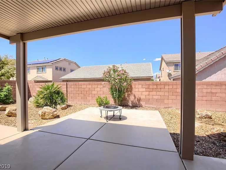 2516 Alma Lidia Ave — Photo 21