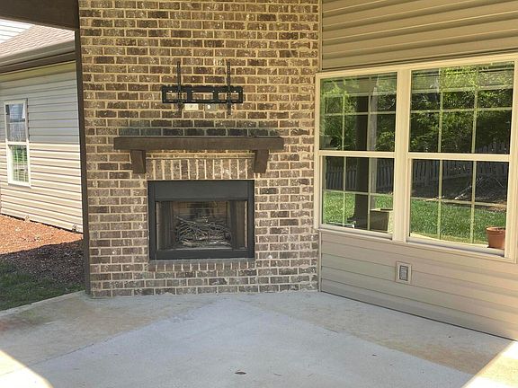 5th image of 863 Festival Ln