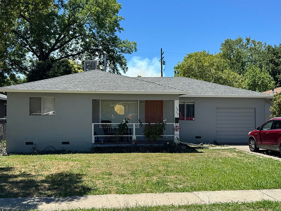 1st image of 1015 Gold St