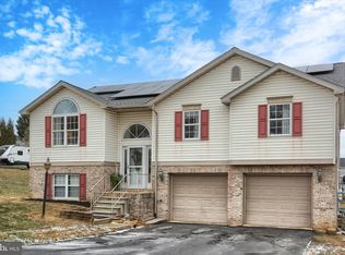 201 Overview Cir W, Red Lion, PA 17356