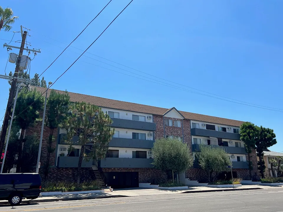 Whitsett Apartments