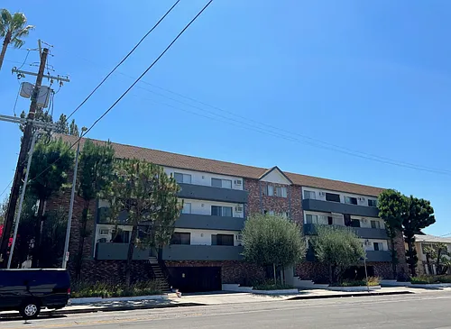 Whitsett Apartments Photo 1