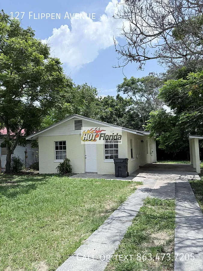 2 Bedroom and 1 Bathroom House — Photo 2