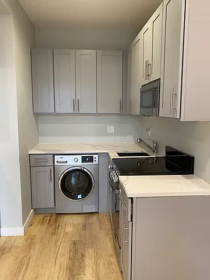 Rented by Chana Ofek, LREB | media 21