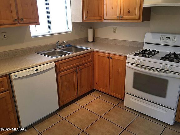 3rd image of 613 E Drachman St