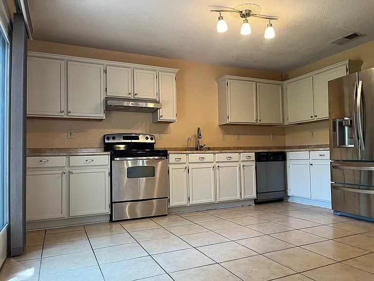 12646 Maple Park Dr — Photo 9