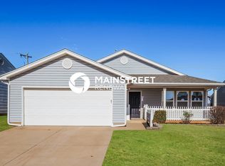 10401 Aberdeen Dr, Yukon, OK 73099