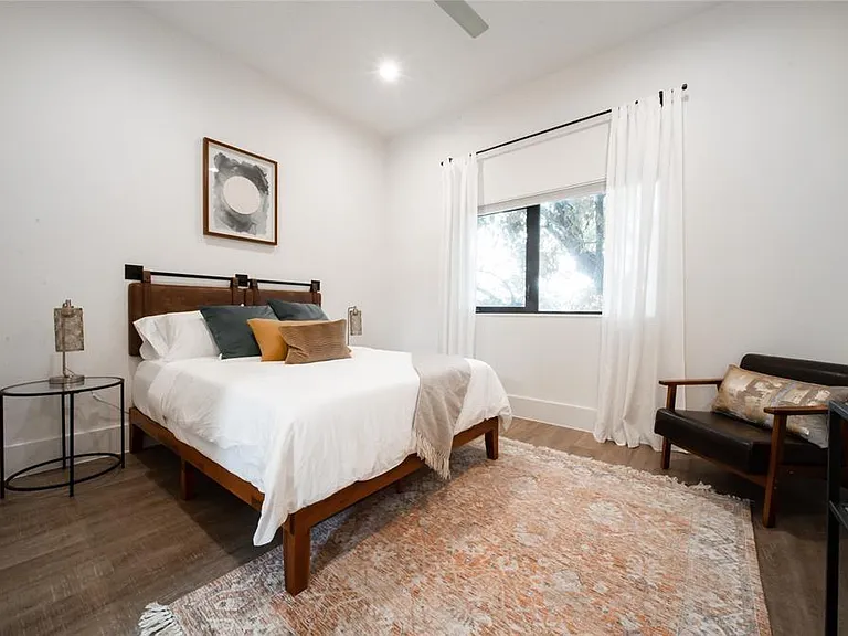 2212 Francis St — Photo 34
