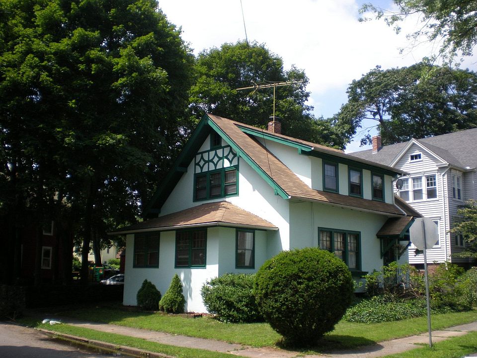 2nd image of 44 Treadwell St