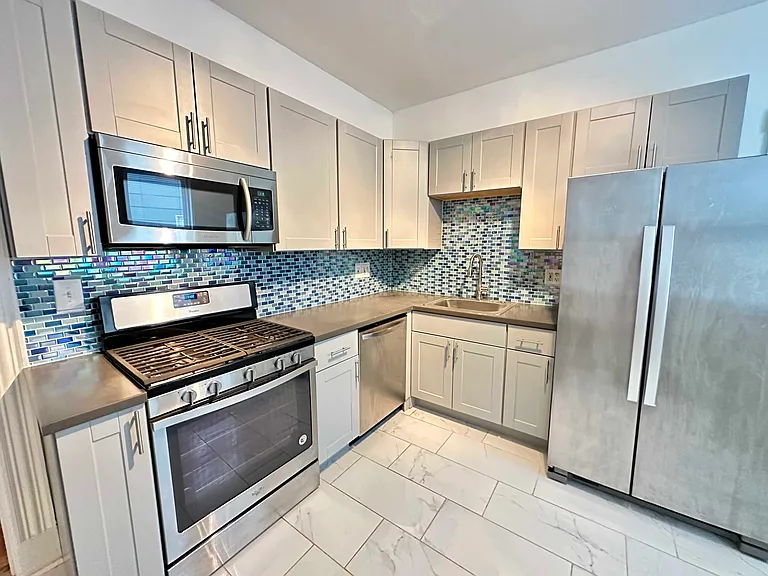 35 Waldeck St #1 — Photo 7