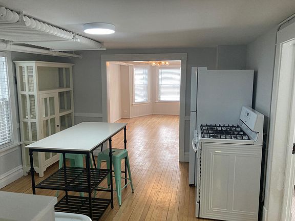 5th image of 4219 N Albany Ave #1